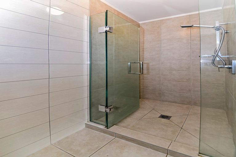 Photo of property in 28 Kavanagh Place, Opaheke, Papakura, 2113