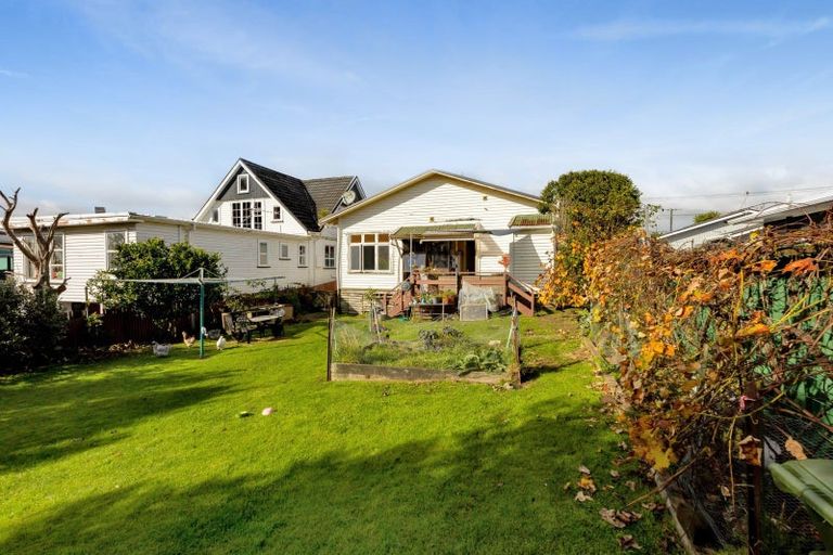 Photo of property in 72 Barrett Street, Westown, New Plymouth, 4310