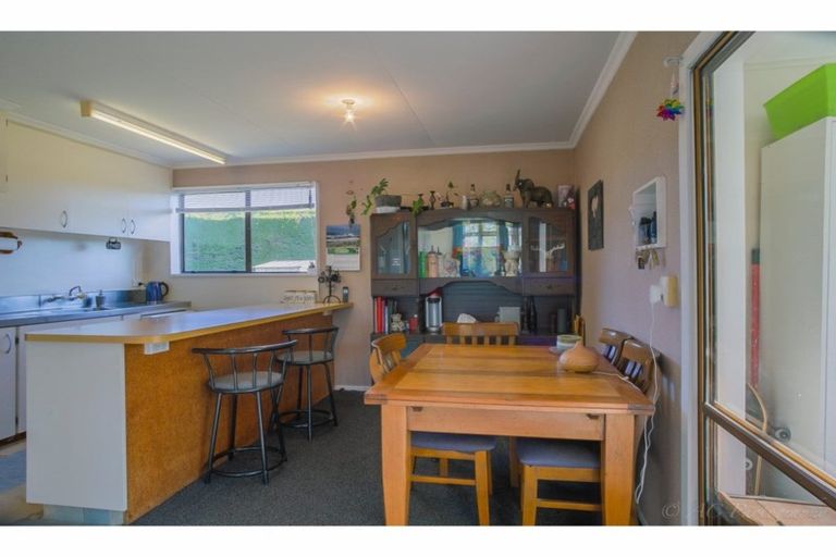 Photo of property in 5 Main Road, Pleasant Point, 7903