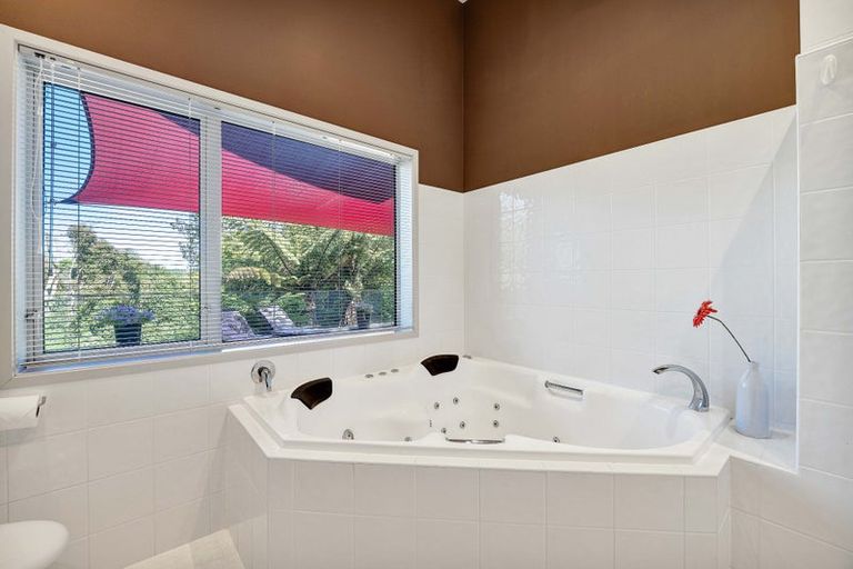 Photo of property in 181a Heta Road, Highlands Park, New Plymouth, 4312