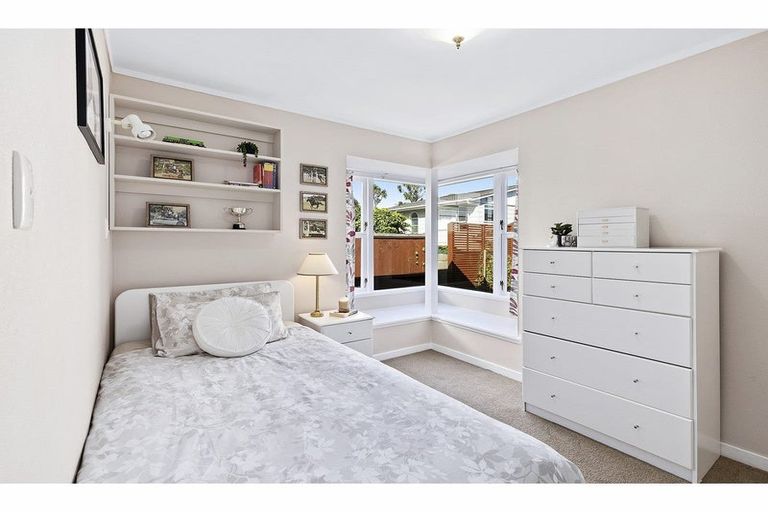 Photo of property in 20 Lucknow Terrace, Khandallah, Wellington, 6035