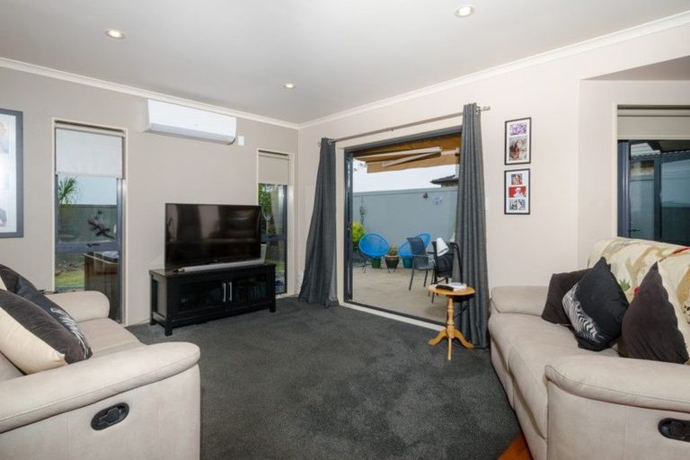 Photo of property in 250a Te Atatu Road, Te Atatu South, Auckland, 0610