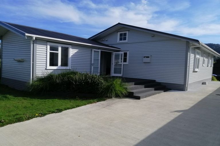 Photo of property in 1/10 Victoria Street, Ebdentown, Upper Hutt, 5018