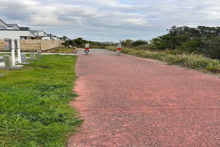 Photo of property in 16 Corporal Street, Papakura, 2110