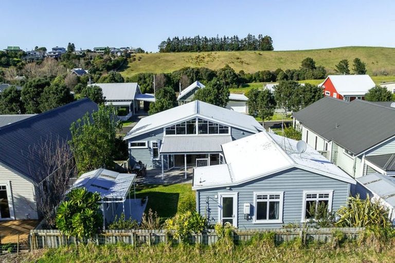 Photo of property in 44 Ocean Breeze Drive, Waihi Beach, 3611