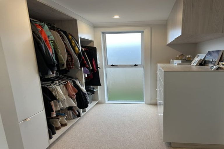 Photo of property in 115 Kahu Road, Paremata, Porirua, 5024