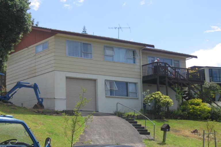Photo of property in 10 Braund Place, Glenfield, Auckland, 0629