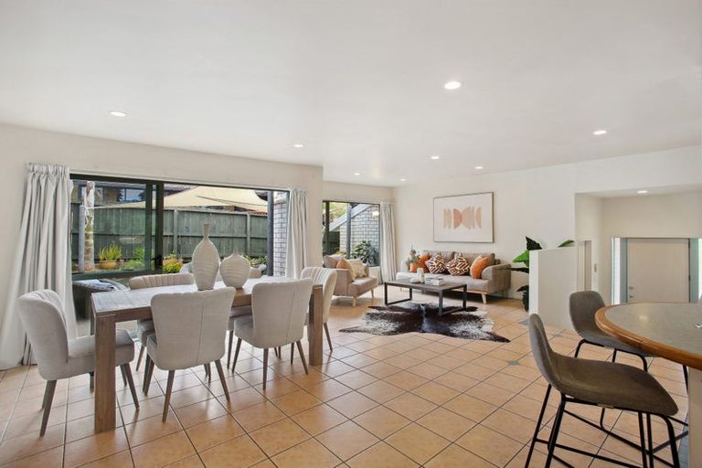 Photo of property in 3 Khaleel Place, Henderson, Auckland, 0612