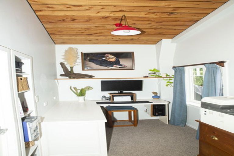 Photo of property in 123b Colombo Road, Waiuku, 2123