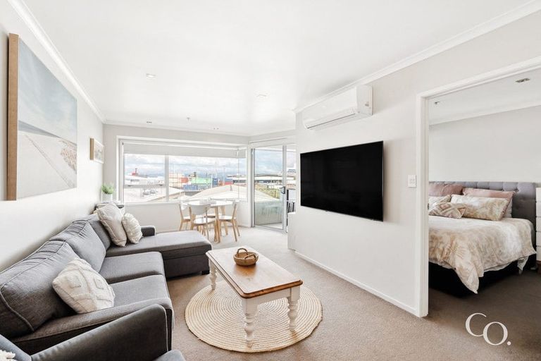 Photo of property in Algarve Apartments, 213/332 Maunganui Road, Mount Maunganui, 3116