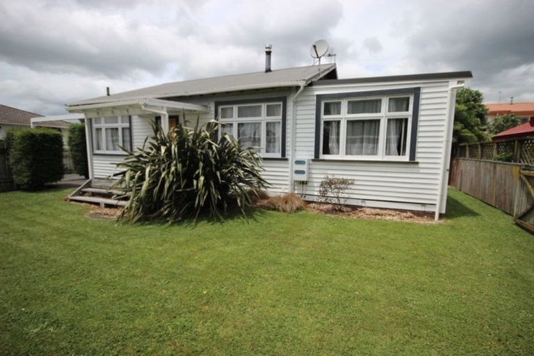 Photo of property in 214 Park Road, Hokowhitu, Palmerston North, 4410