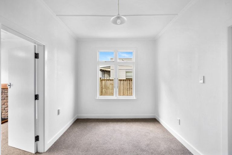 Photo of property in 142 Carlyle Street, Napier South, Napier, 4110