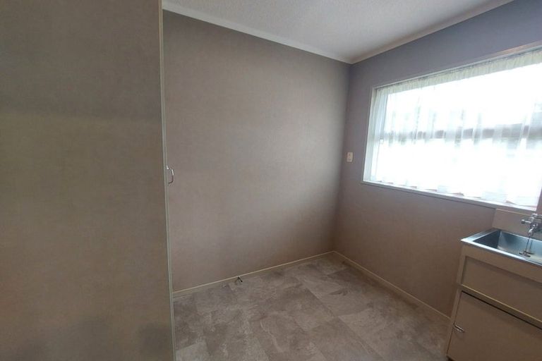 Photo of property in 22 Splitt Avenue, Glenview, Hamilton, 3206