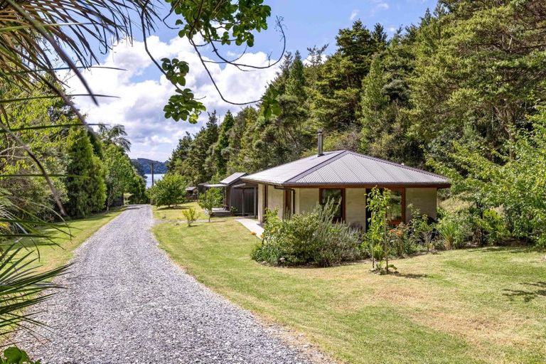 Photo of property in 28 Opahi Bay Road, Mahurangi West, Warkworth, 0983