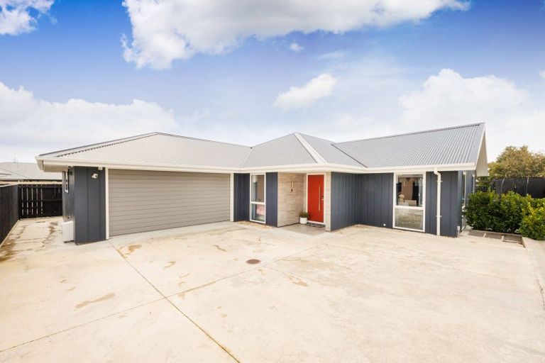 Photo of property in 9 Ivy Lane, Kelvin Grove, Palmerston North, 4414