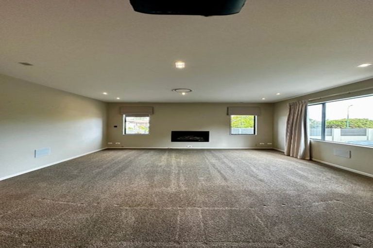 Photo of property in 100a Cyril French Drive, Flat Bush, Auckland, 2016