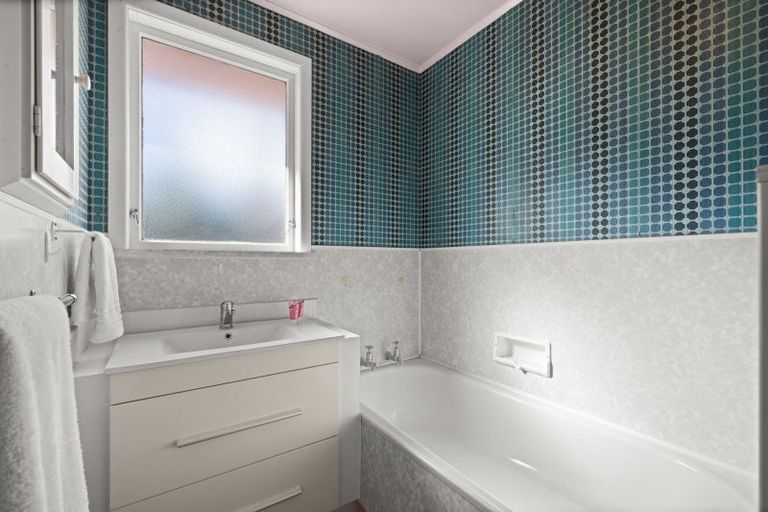 Photo of property in 27 Otatara Road, Taradale, Napier, 4112