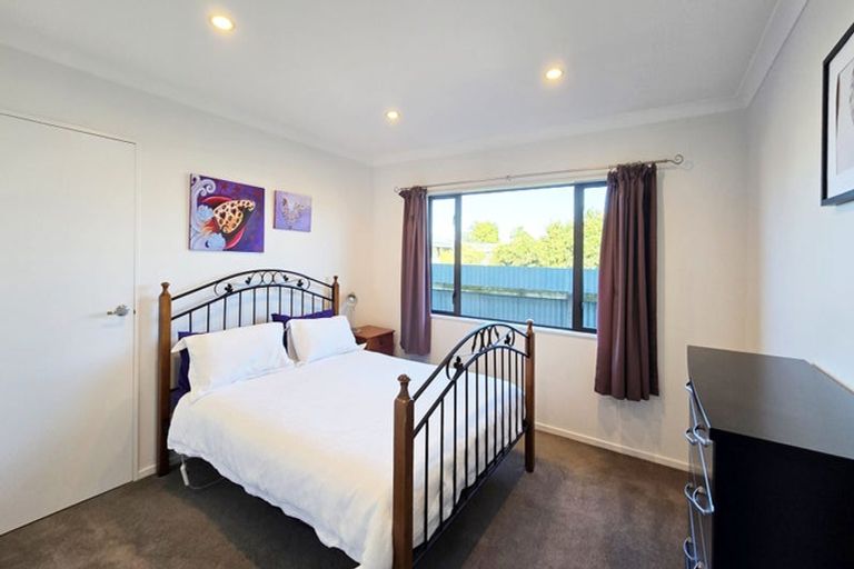 Photo of property in 16a Windsor Terrace, Taradale, Napier, 4112