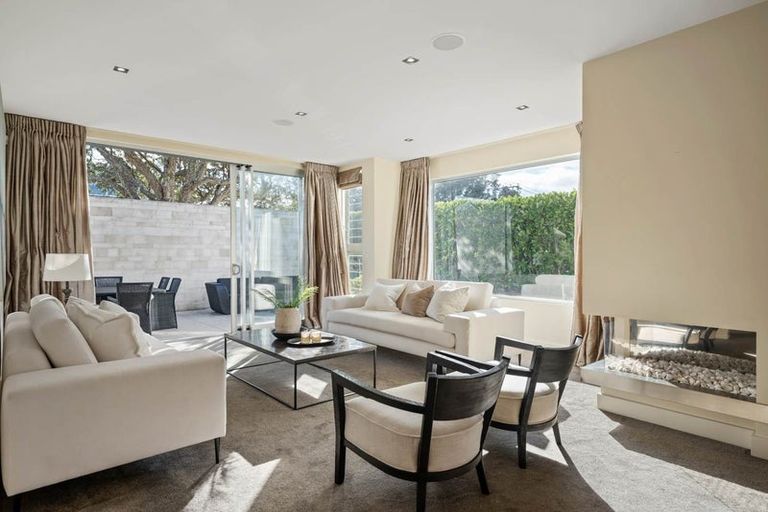 Photo of property in 23 Ocean View Road, Milford, Auckland, 0620