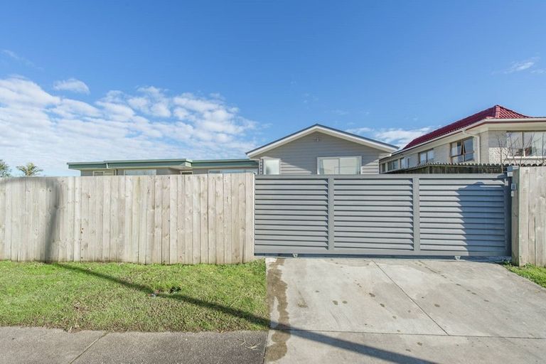 Photo of property in 2 Vanbrugh Place, Bucklands Beach, Auckland, 2014