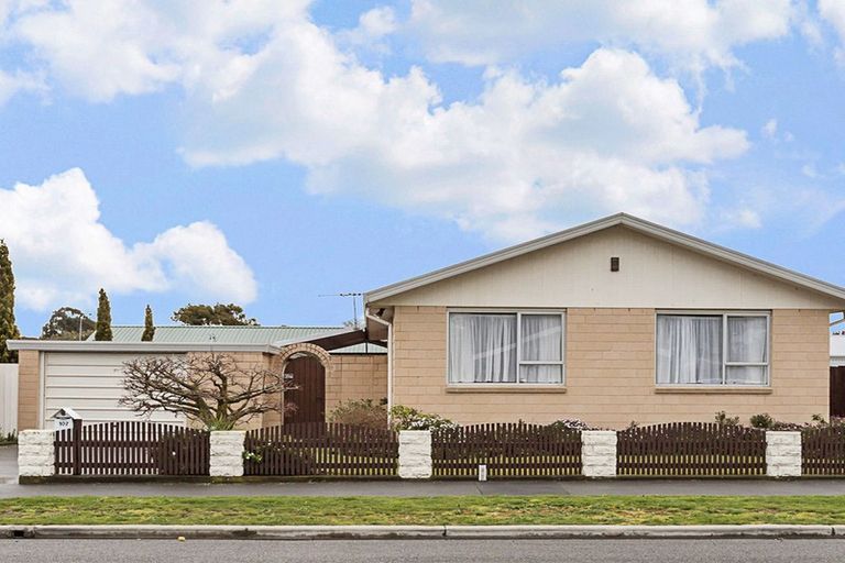 Photo of property in 107 Hay Street, Bromley, Christchurch, 8062