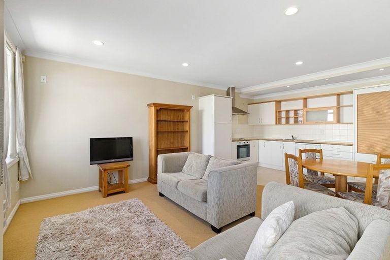 Photo of property in 1f/11 London Street, Hamilton Central, Hamilton, 3204