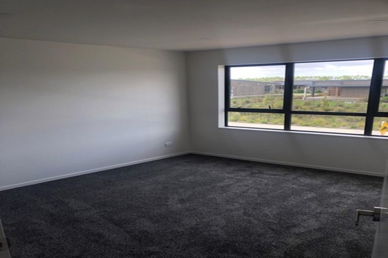 Photo of property in 37 Kaha Road, Takanini, 2110