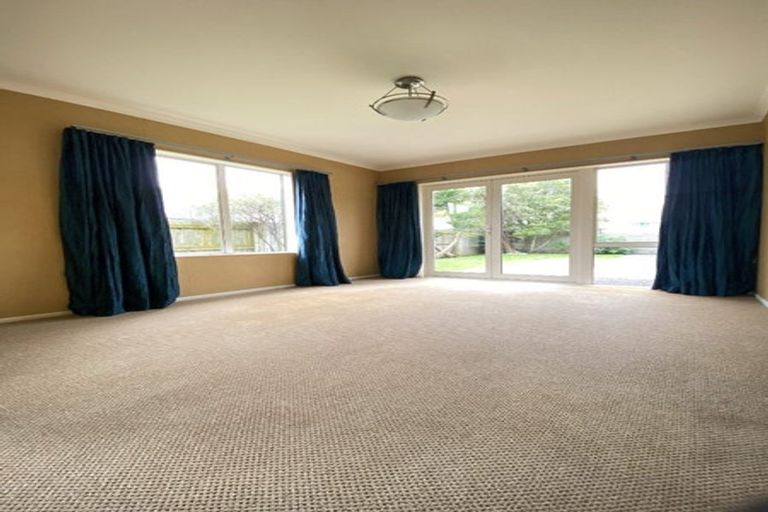 Photo of property in 15 Sierra Court, Roslyn, Palmerston North, 4414