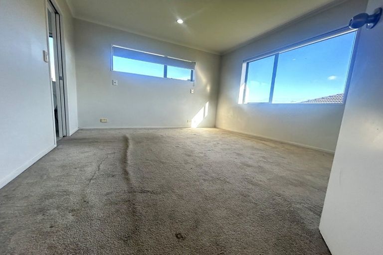 Photo of property in 24 Ashmere Lane, Weymouth, Auckland, 2103