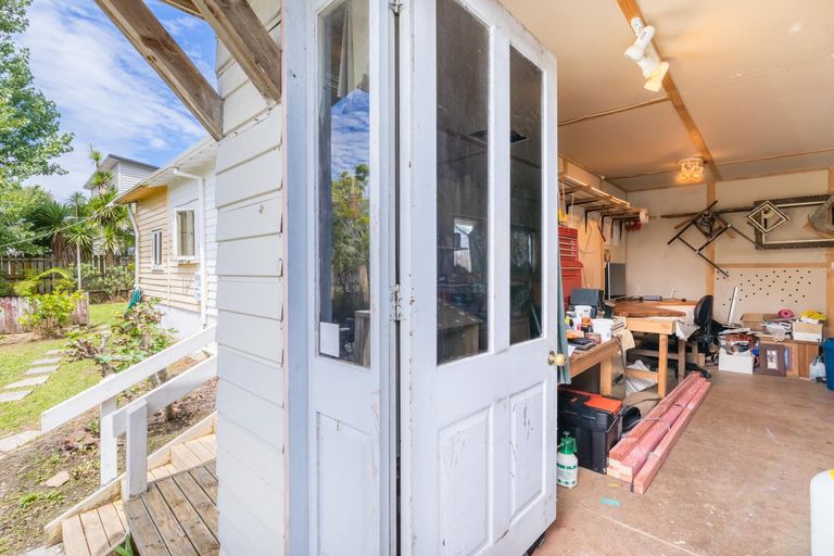 Photo of property in 1/7 Blacklock Avenue, Henderson, Auckland, 0612