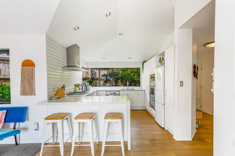 Photo of property in 19 Hamurana Place, Te Atatu Peninsula, Auckland, 0610