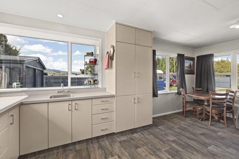 Photo of property in 12 Lagoon Road, Rangiwahia, Kimbolton, 4774