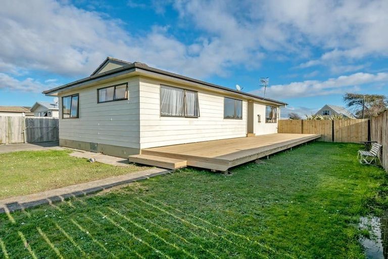 Photo of property in 9 Colonial Place, Kelvin Grove, Palmerston North, 4414