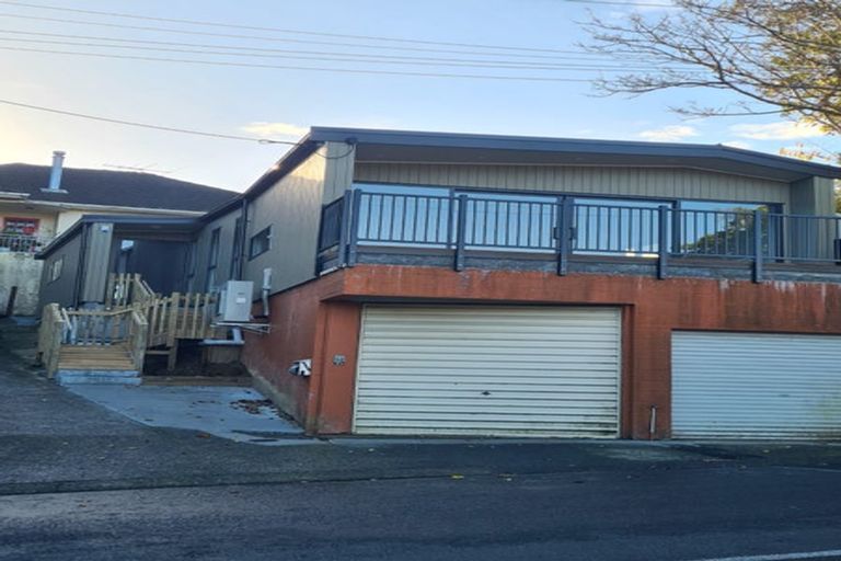 Photo of property in 12 Chester Road, Tawa, Wellington, 5028