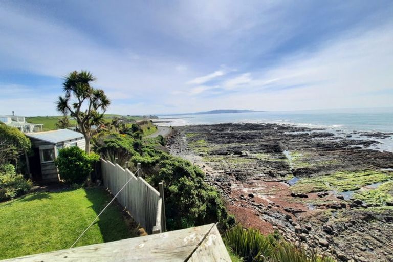 Photo of property in 3 Esplanade, Kaka Point, 9271