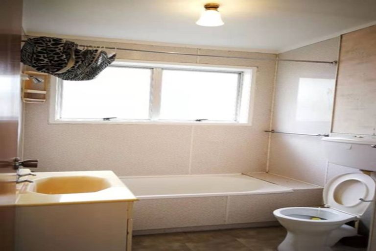 Photo of property in 1/14 Aotea Road, Glen Eden, Auckland, 0602