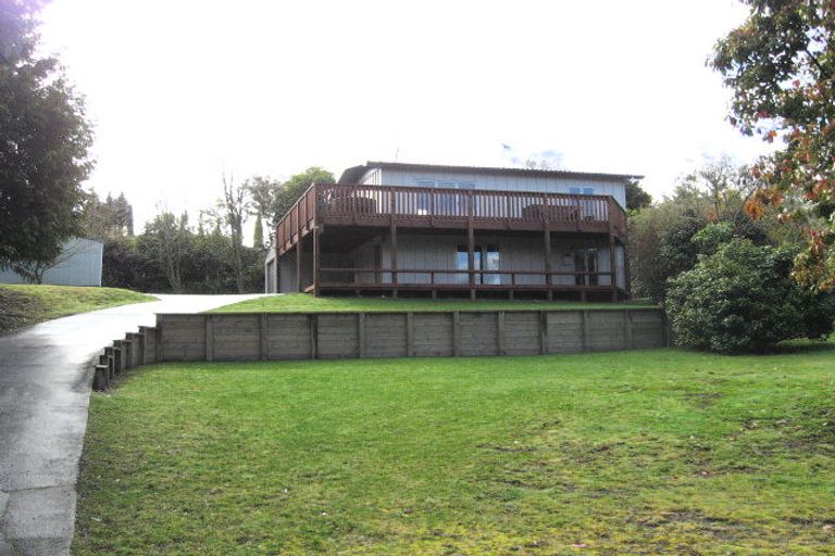 Photo of property in 22 Pearce Place, Kinloch, Taupo, 3377