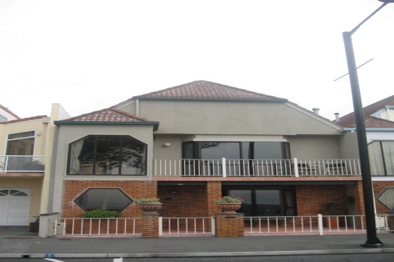Photo of property in 425 Marine Parade, Napier South, Napier, 4110
