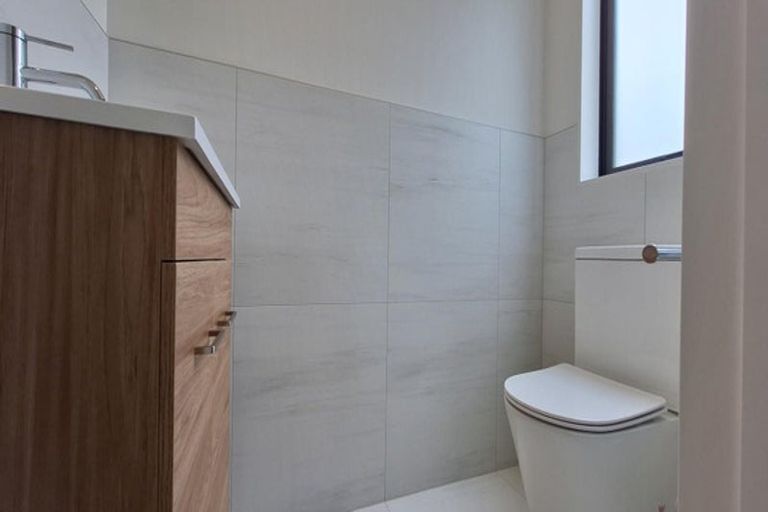 Photo of property in 37c Sylvia Road, Hillcrest, Auckland, 0627