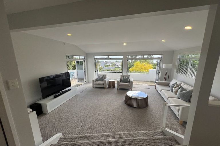 Photo of property in 17a Beach Road, Manly, Whangaparaoa, 0930