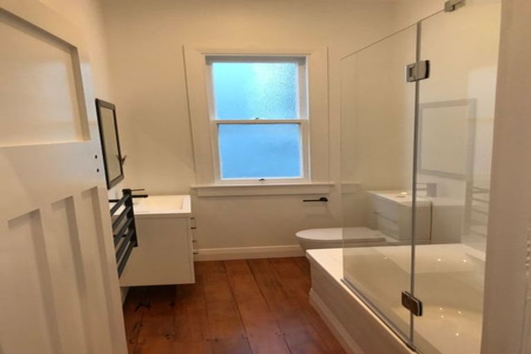 Photo of property in 20 Sugarloaf Road, Brooklyn, Wellington, 6021