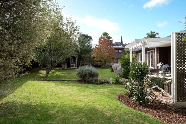 Photo of property in 67 Gosford Drive, Botany Downs, Auckland, 2010