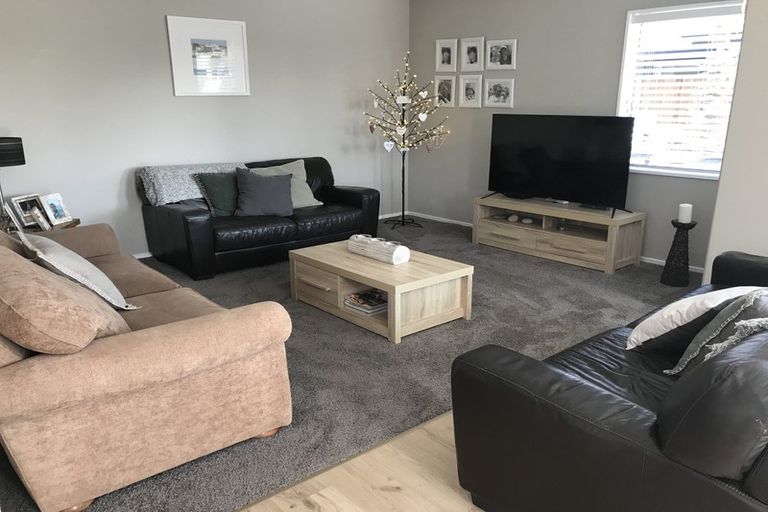 Photo of property in 16 Hakatere Road, Pegasus, 7612