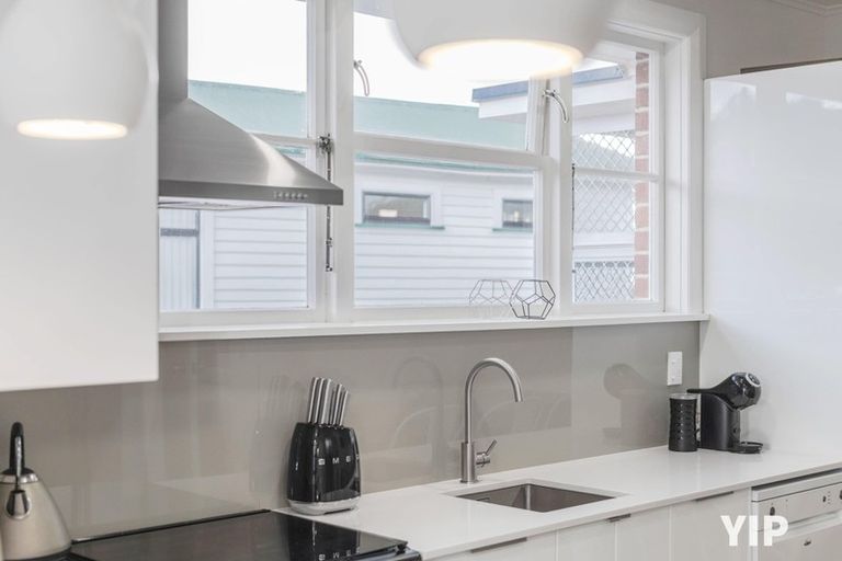 Photo of property in 32 Bracken Road, Paparangi, Wellington, 6037