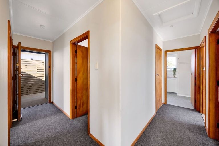 Photo of property in 20 Pukatea Street, Inglewood, 4330