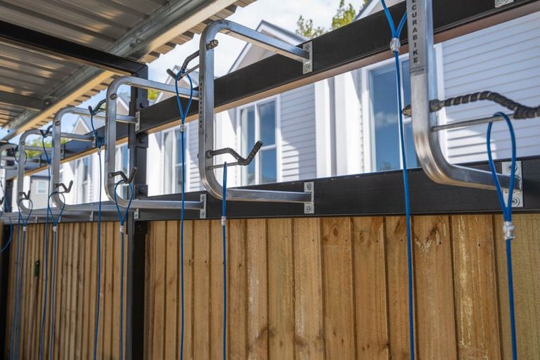 Photo of property in 2/21 Linwood Avenue, Linwood, Christchurch, 8011