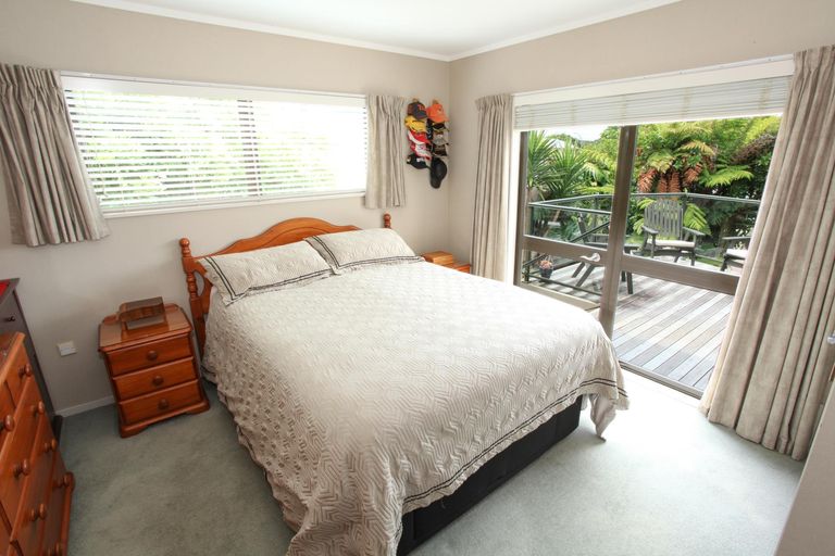 Photo of property in 28 James Street, Raglan, 3225