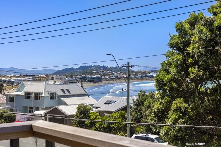 Photo of property in 274 Queens Drive, Lyall Bay, Wellington, 6022