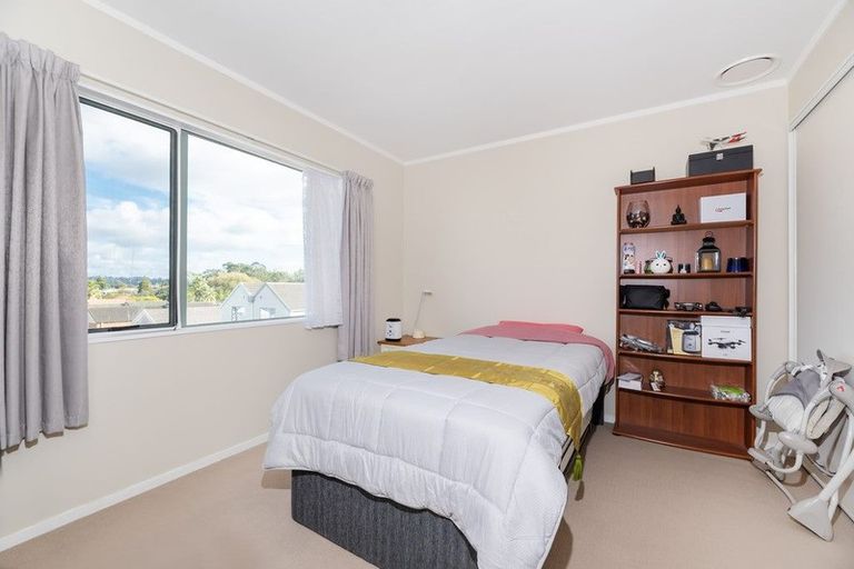 Photo of property in 25 Stephen Avenue, Henderson, Auckland, 0610