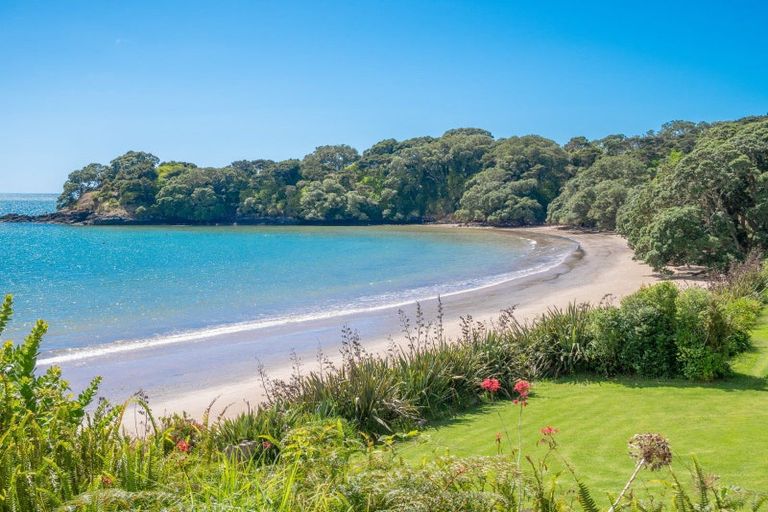 Photo of property in 21 Kupe Road, Coopers Beach, 0420